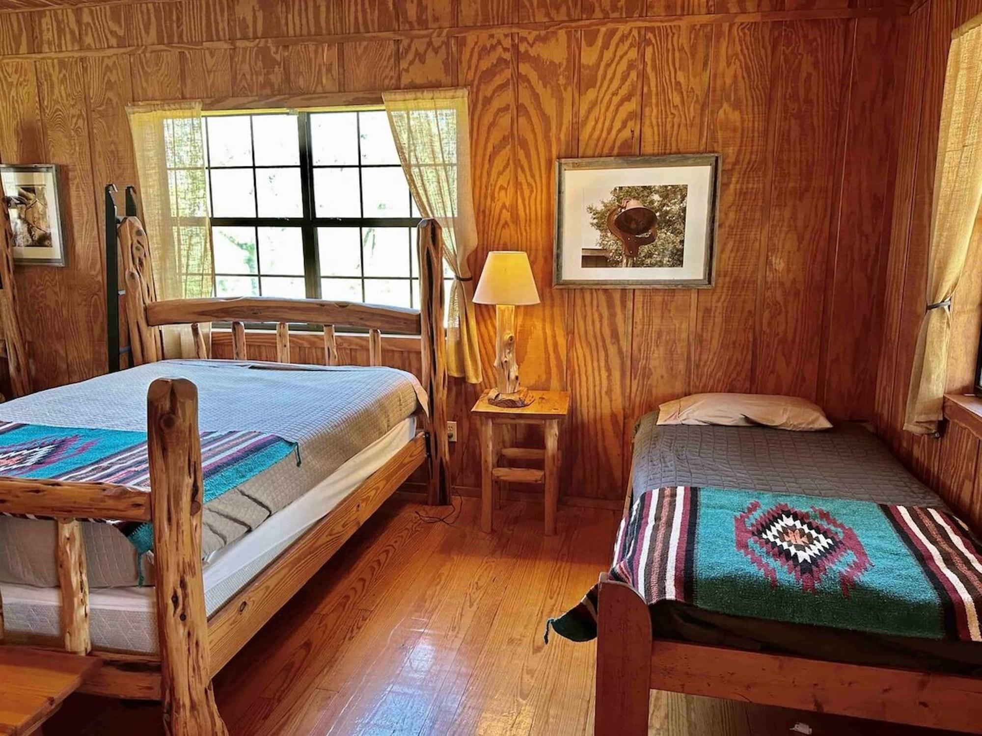 Crc Ranch Retreat Hotel Bandera Room photo