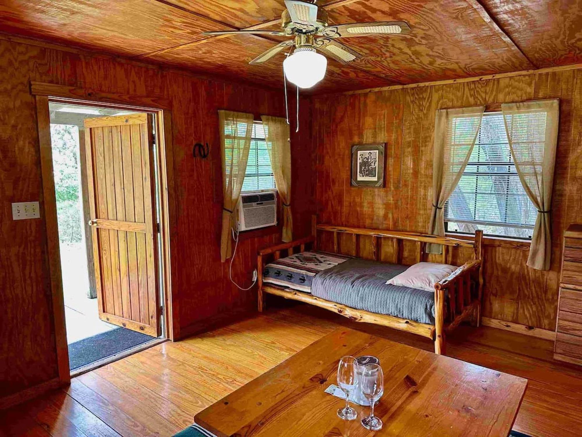 Crc Ranch Retreat Hotel Bandera Room photo