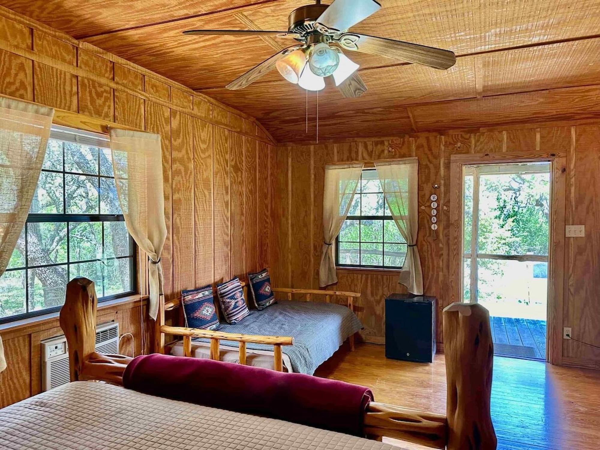 Crc Ranch Retreat Hotel Bandera Room photo